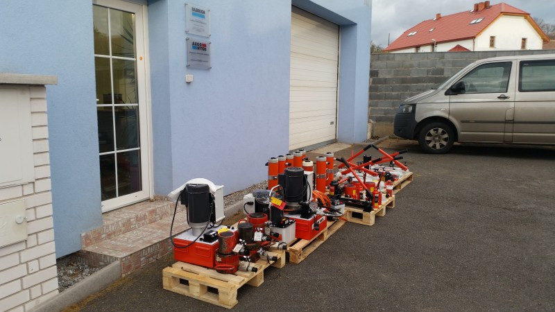 Introduction of rental fleet about high pressure hydraulics SPX POWERTEAM